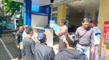 Satpas Polres Cimahi Dorong Kesadaran Tertib Lalu Lintas Lewat Sosialisasi dan Edukasi Pemohon SIM